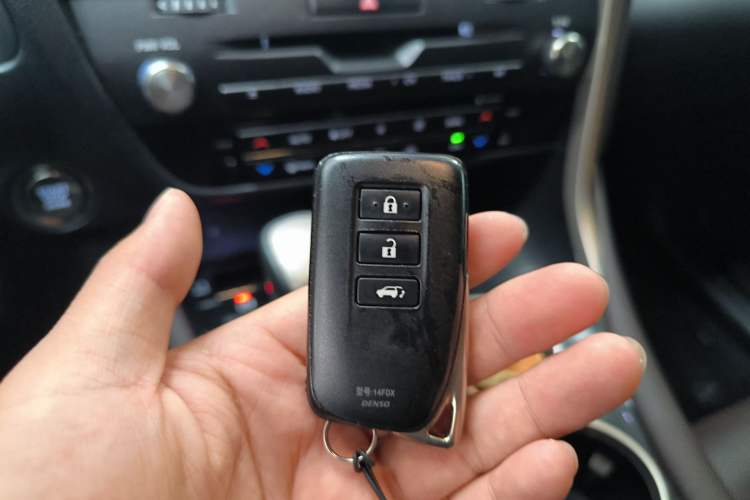 Used Lexus RX 2020 Facelifted 300 4x4 Elegant Edition Vehicle Key
