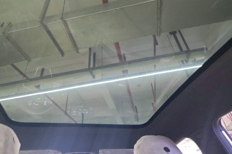 Used Livan 7 2024 450km Wealth Edition Headliner