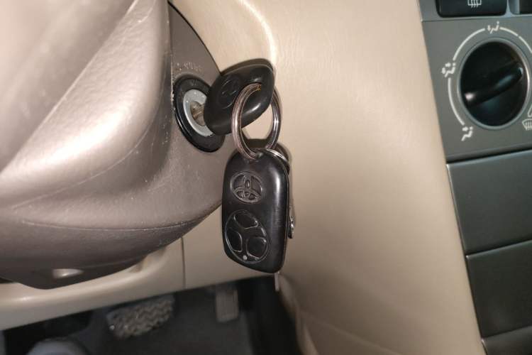 Used Toyota Corolla EX 2011 1.6L Automatic Luxury Edition
