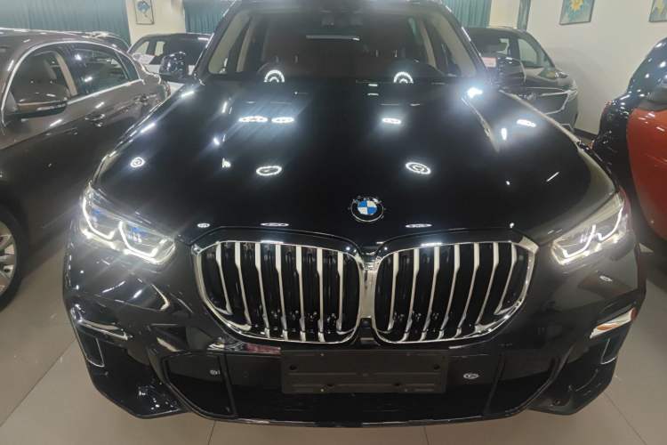 Used BMW X5 2022 Restyled xDrive 30Li Luxury Version M Sport Package
