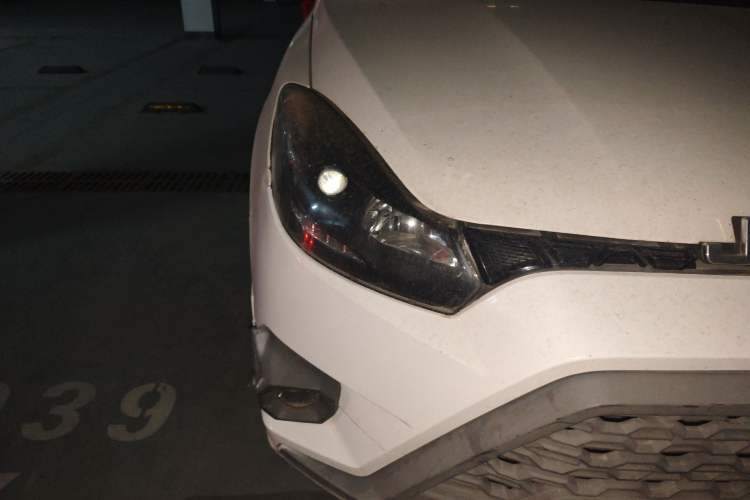 Used JMC Yuhu 5 2018 2.4T Classic Edition Diesel Manual Two-Wheel Drive Luxury Long-Wheelbase JX4D24A5L