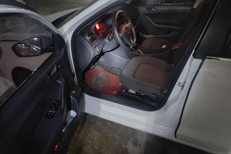 Used Volkswagen Jetta 2017 1.5L Automatic Fashion Model Driver Seat