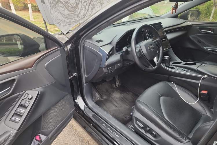 Used Toyota Avalon 2019 2.0L XLE Premium Edition China VI