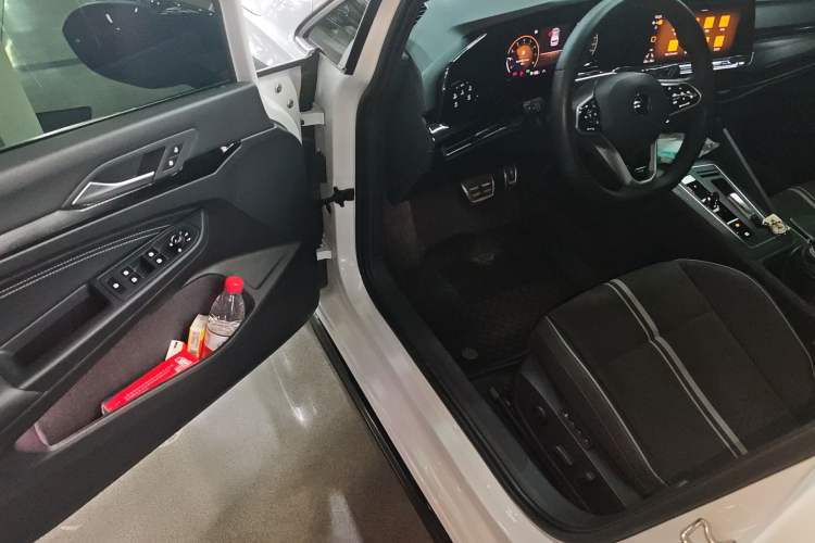 Used Volkswagen Golf 2024 280TSI DSG R-Line 50th Anniversary Edition Driver Seat