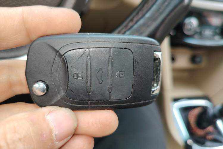 Used Baojun 730 2016 1.5T Manual Luxury Edition 7 Seats Vehicle Key