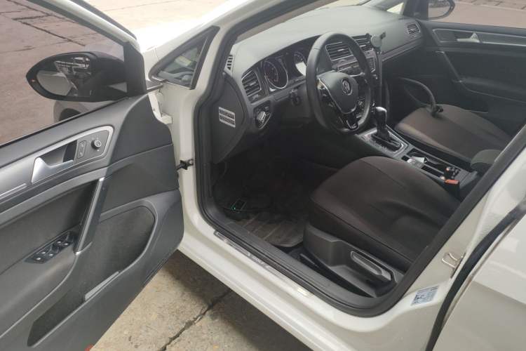 Used Volkswagen Golf 2017 230TSI Automatic Comfort Edition – Celebrating Milestone of One Million Units