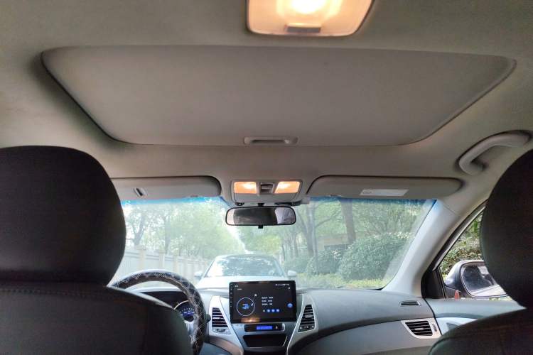 Used Hyundai Elantra (5th Generation / Langdong) 2015 1.6L Automatic Luxury Model