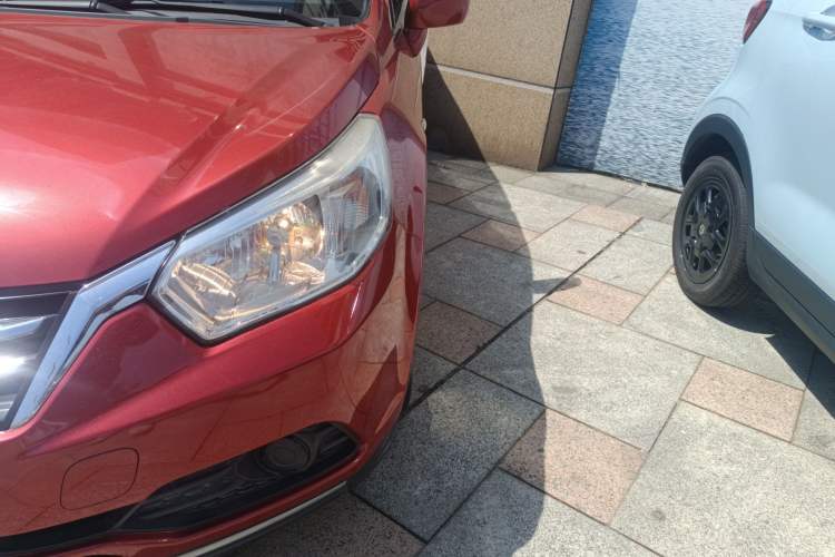 Used Venucia R50 2015 1.6L Automatic Fashion Edition