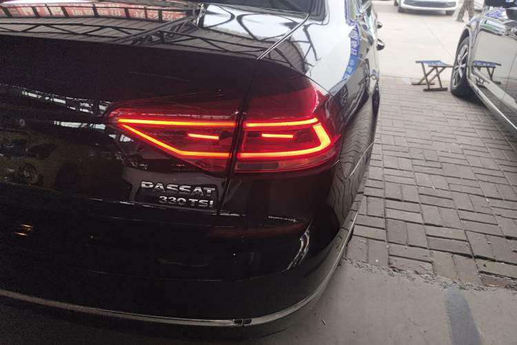 Used Volkswagen Passat 2017 330TSI DSG Luxury Edition
