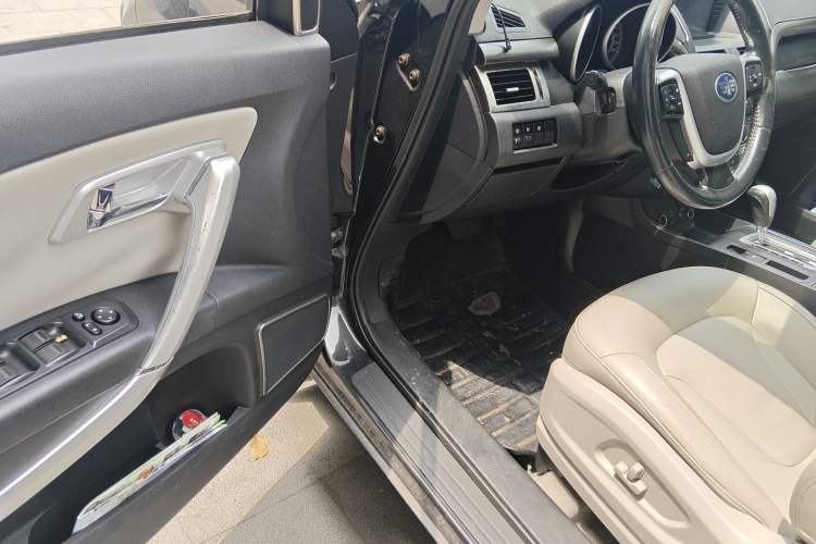 Used Bestune X80 2013 2.0L automatic luxury version