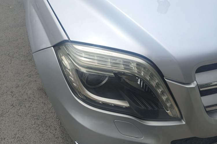 Used Mercedes-Benz GLK-Class 2013 GLK 300 4MATIC Fashion Model Right Front Headlight