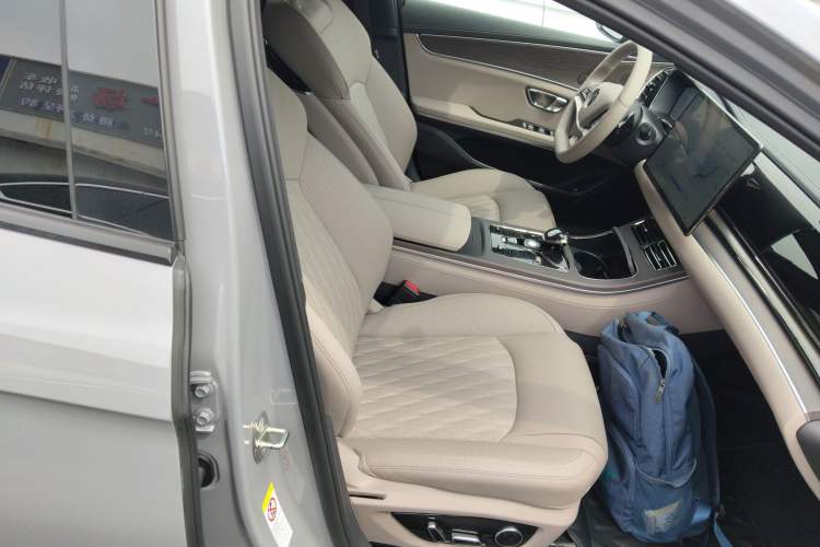 Used BYD Han 2025 DM-i Intelligent Driving Edition 125KM LiDAR Flagship Model
