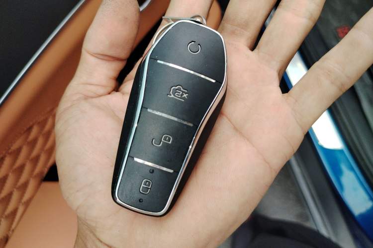 Used BYD Han 2022 EV Genesis Edition 715KM Front-Wheel-Drive Prestige Model Vehicle Key