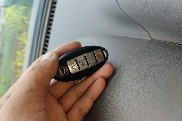 Used Nissan Sunny 2011 1.5XL Manual Deluxe Edition Vehicle Key