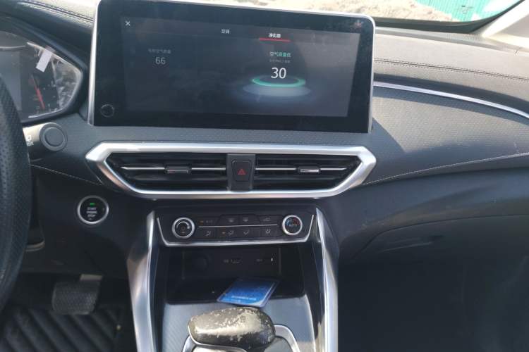 Used SAIC MAXUS G50 2020 1.5T Automatic Luxury Edition Audio And AC Panel