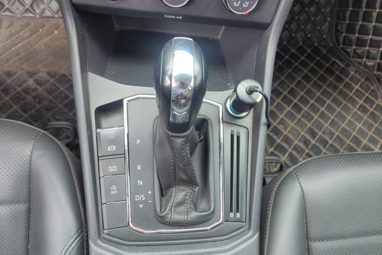 Used Volkswagen Lavida 2021 1.5L Automatic Comfort Edition Gear Lever