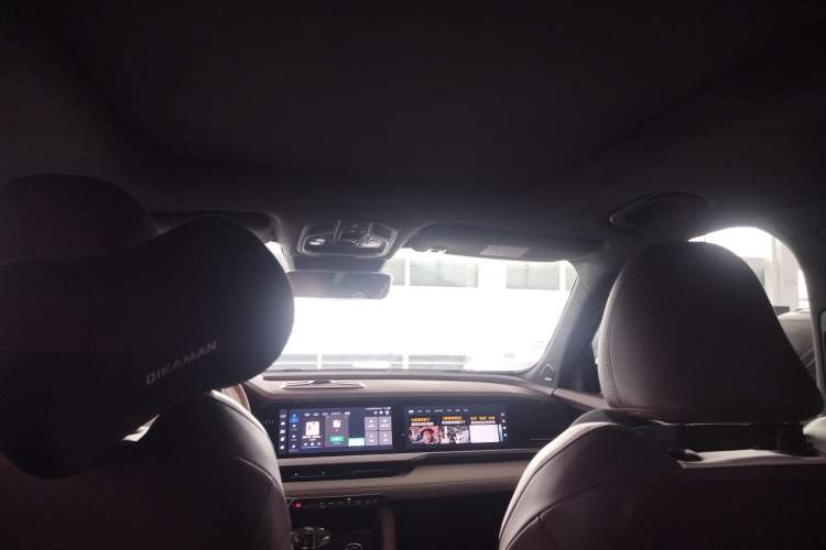 Used Geely Auto Monjaro L 2021 2.0TD DCT EVO Two-Wheel Drive Smart Luxury Version Headliner