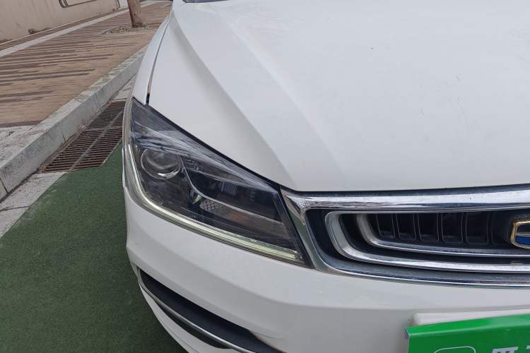 Used Geely Auto Emgrand New Energy 2018 EV450 Ambition Model Right Front Headlight