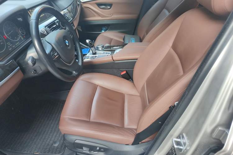 Used BMW 5 Series 2014 528Li Leading Model
