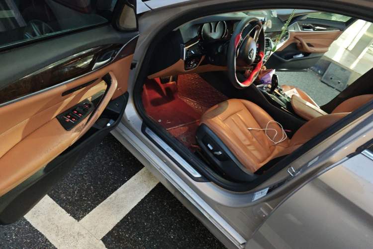 Used BMW 5 Series 2017 528Li xDrive Leading Model Driver Seat