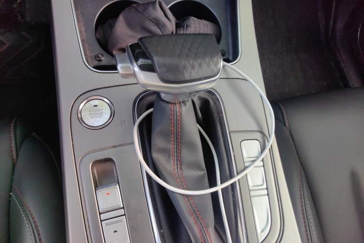 Used CHANGAN OSHAN X7 2021 1.5T Automatic Luxury Version Gear Lever