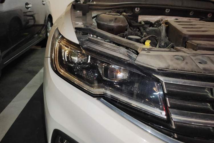 Used Volkswagen Bora 2021 1.5L Automatic Elite Smart Connect Edition Right Front Headlight