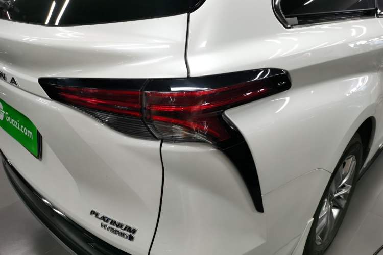 Used Toyota SIENNA 2021 2.5L Hybrid Platinum Edition
