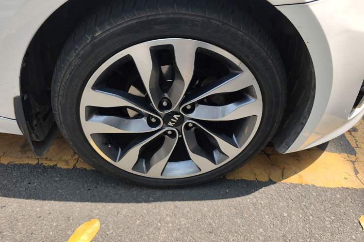 Used Kia K5 2015 2.0L Automatic LUX