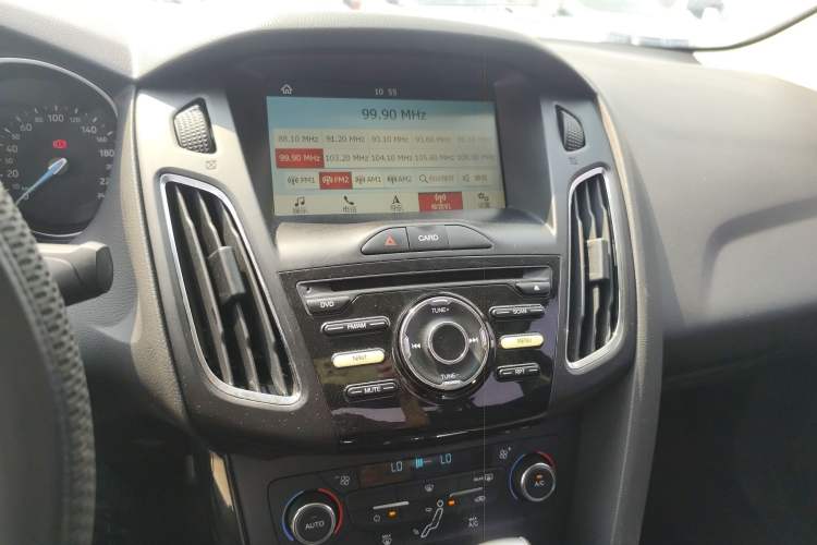 Used Ford Focus 2017 Sedan 1.6L Automatic Fashion Edition Smart Drive Version Audio And AC Panel