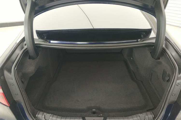 Used Jaguar XFL 2021 XFL 2.0T P250 Two-Wheel-Drive Luxury Deluxe Edition