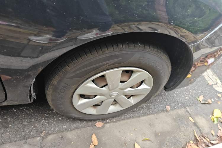 Used Nissan Sunny 2014 1.5XE CVT Comfort Edition Right Front Wheel Hub