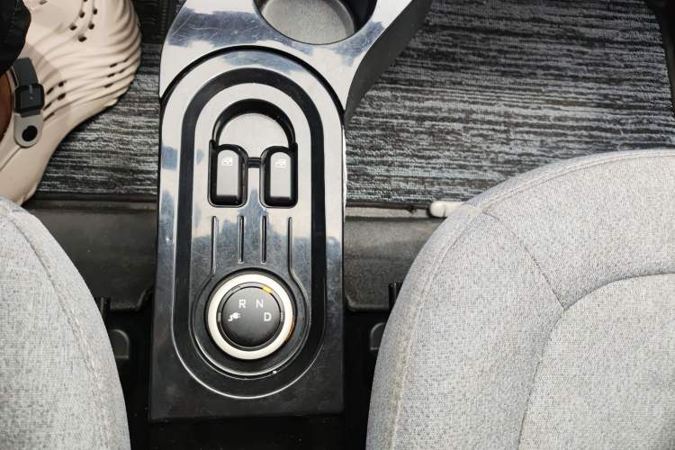 Used Wuling Hongguang MINIEV 2021 Macaron Premium Model – Lithium Iron Phosphate Gear Lever