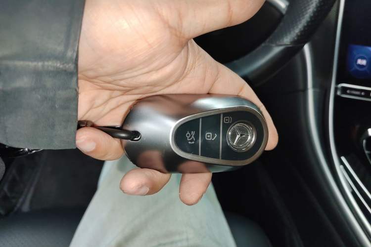 Used Mercedes-Benz C-Class 2022 Restyled C 260 L Sport Edition Vehicle Key