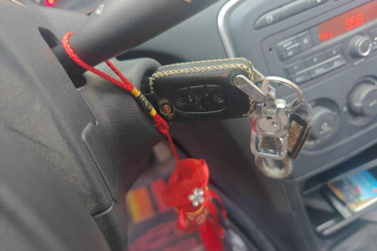 Used Peugeot 308 2014 Enjoy Edition Classic 1.6L Manual YouShang Model
