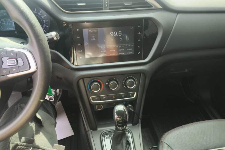 Used Chery Tiggo 3 2022 Classic Value Edition 1.5T CVT Prestige Model Audio And AC Panel