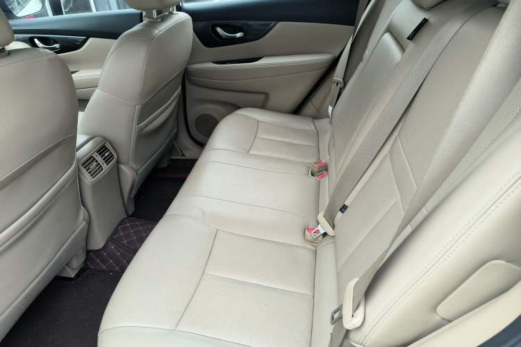 Used Nissan X-Trail 2014 2.5L CVT Leading Edition 4WD