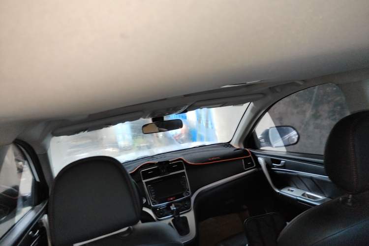 Used Haval M6 2019 1.5T DCT Two-Wheel Drive Elite Version China VI Standard
