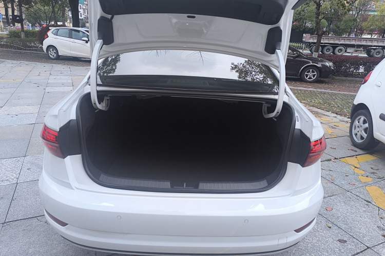 Used Volkswagen Sagitar 2020 280TSI DSG Comfort Version China VI Standard Trunk