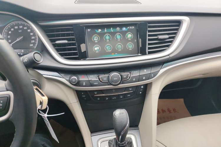 Used Buick GT 2019 15T Dual-Clutch Connected Elite Model China VI Audio And AC Panel