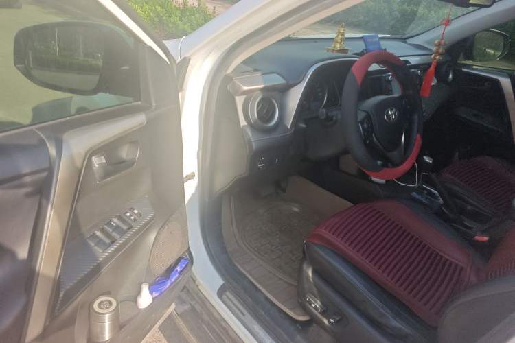 Used Toyota RAV4 2013 2.5L Automatic 4x4 Elite Edition Driver Seat