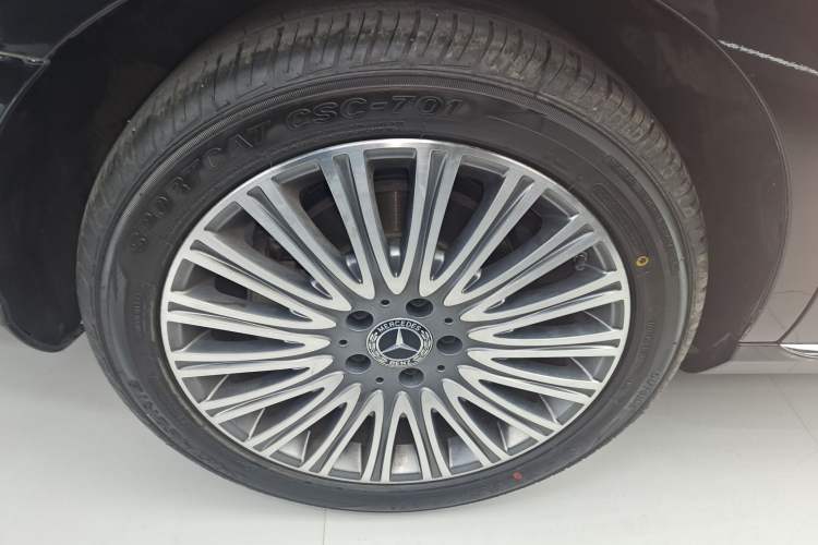 Used Mercedes-Benz E-Class 2023 Updated E 300 L Fashion Edition
