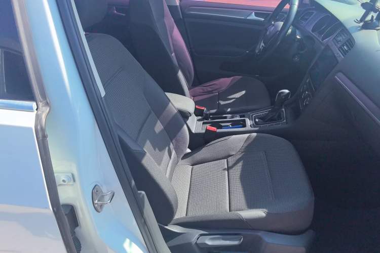 Used Volkswagen Golf 2015 1.6L Automatic Comfort Model