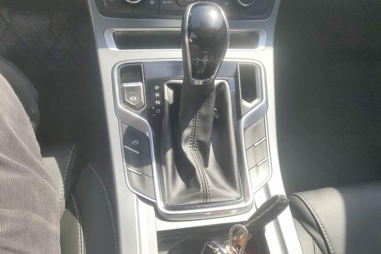 Used Geely Auto Emgrand 2021 UP 1.5L CVT Luxury Model Gear Lever