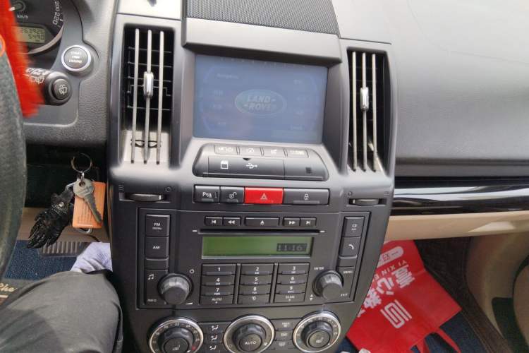 Used Land Rover Freelander 2 2011 2.2T SD4 SE Diesel Edition Audio And AC Panel