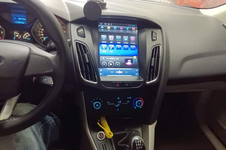 Used Ford Focus 2015 Sedan 1.6L Manual Comfort Model
