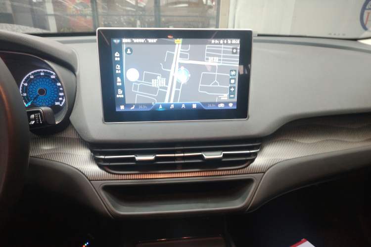 Used Hongqi E-QM5 2022 431 km Charge & Enjoy Edition