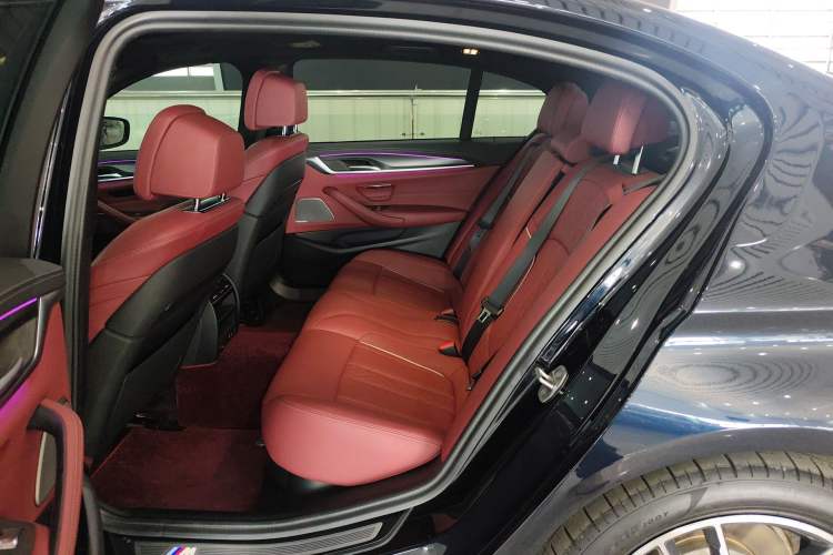 Used BMW 5 Series New Energy 2022 Revised Version 3 535Le Pioneer Edition M Sport Package Left Rear Seat