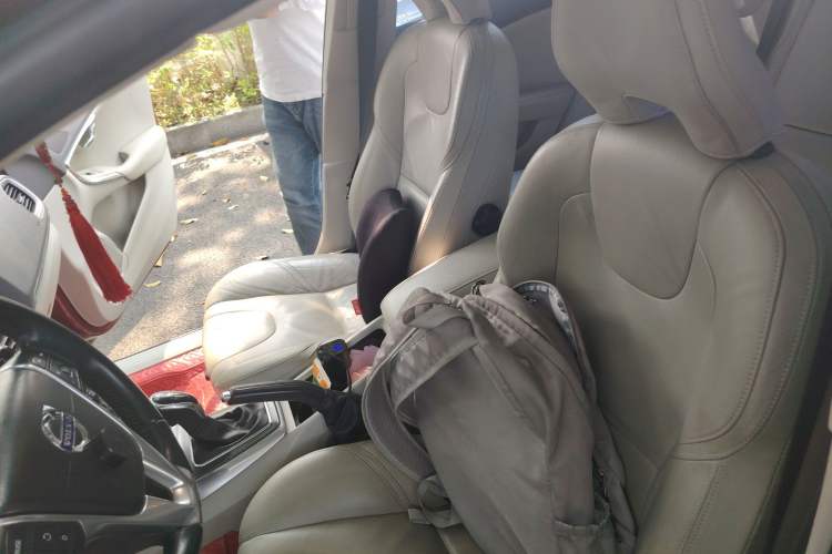 Used Volvo V40 2013 2.0T Zhiya Edition Left Front Seat