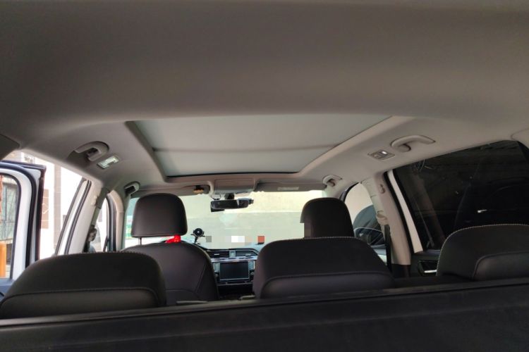 Used Volkswagen Tiguan L 2017 330TSI Automatic Two-Wheel Drive Luxury Edition Headliner