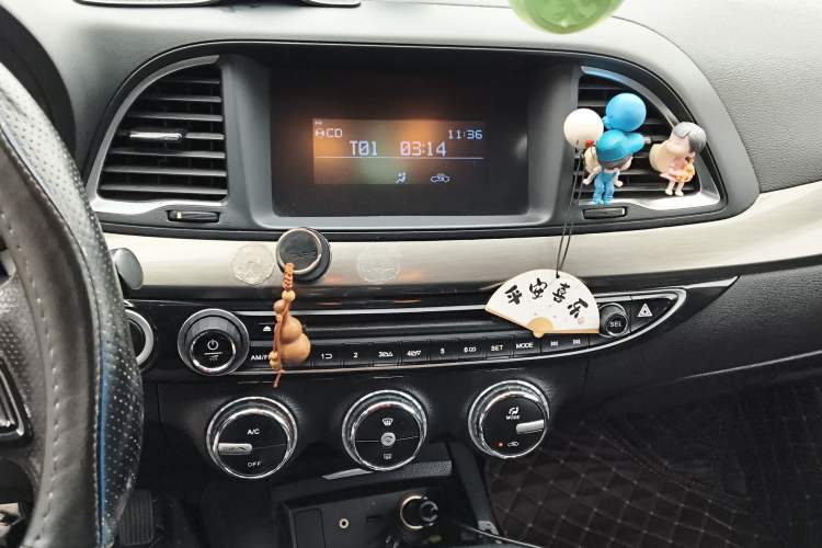 Used GAC Trumpchi GA6 2016 235T DCT Elite Edition Audio And AC Panel